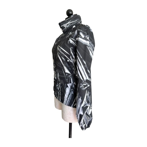 Nike Women's Shield Running Jacket Ghost Flash Pattern Full-Zip Hooded Size XS - Picture 8 of 16